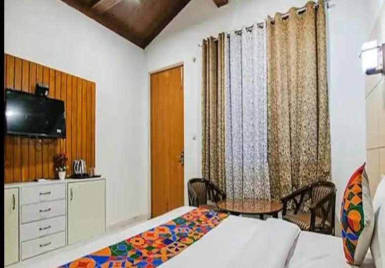 Hotel Global Corporate Noida Dış mekan fotoğraf